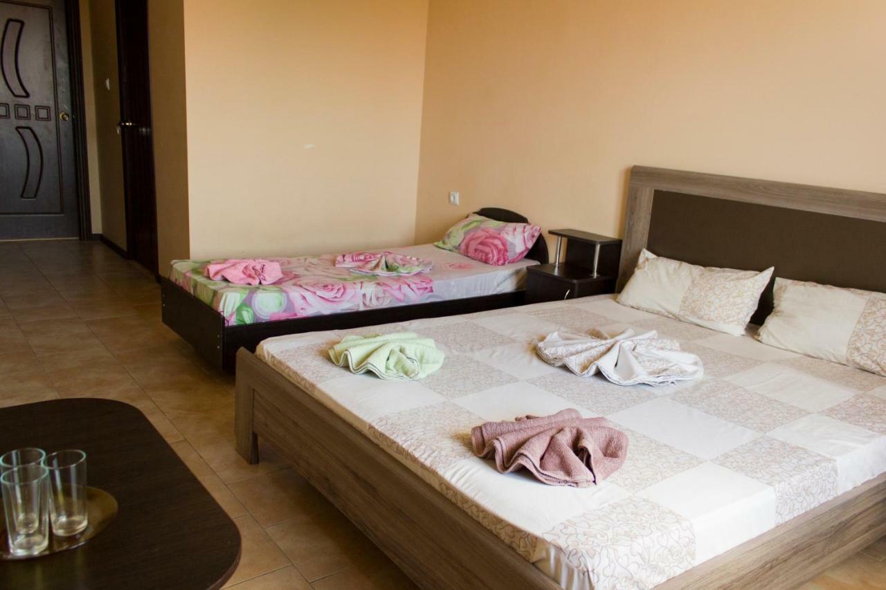 Sun Joy Hotel Sanzhiyka Esterno foto