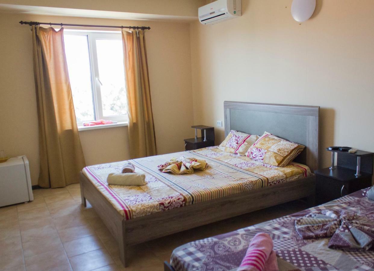Sun Joy Hotel Sanzhiyka Esterno foto