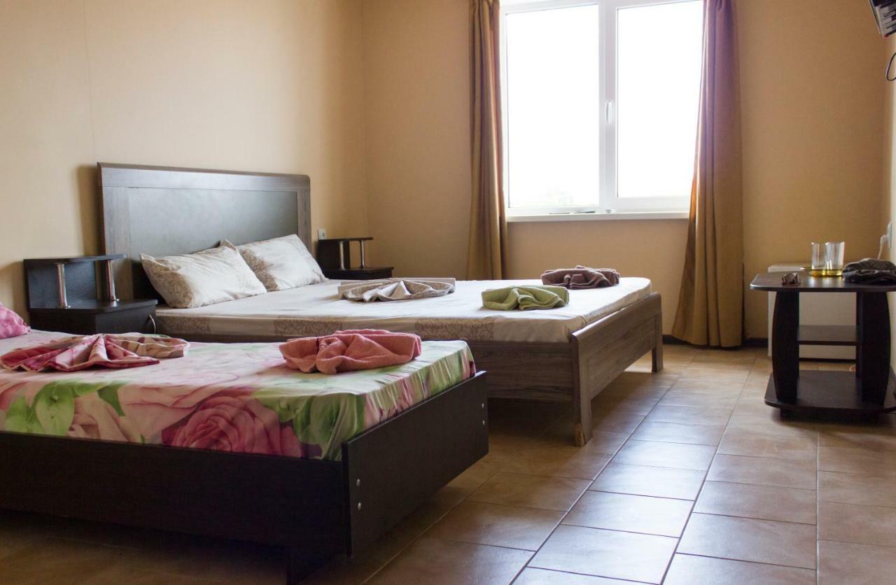 Sun Joy Hotel Sanzhiyka Esterno foto